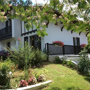 Agur Apartment